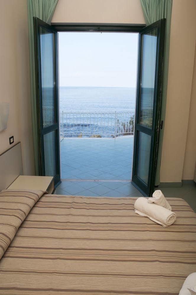 L'Approdo Di Angelino Hotel Pizzolungo Bagian luar foto